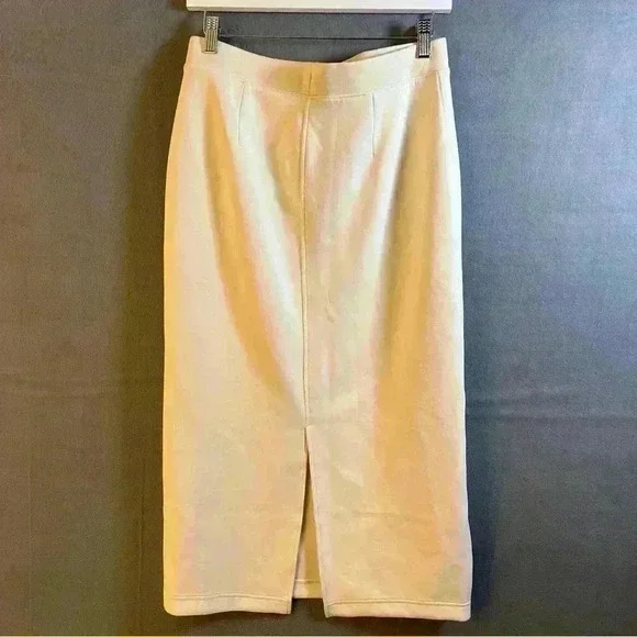 Unique - Picture 3 of 4